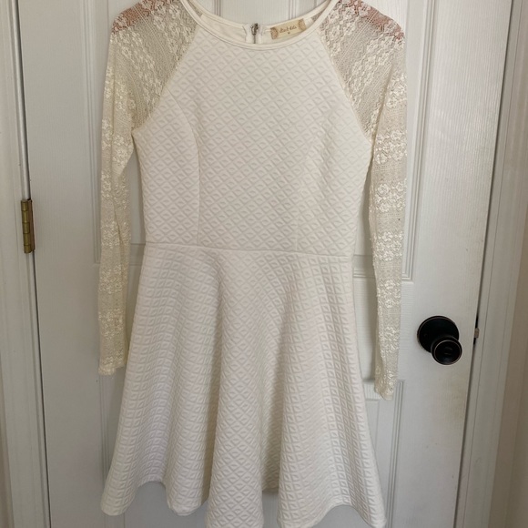 Altar’d State white dress - Picture 4 of 10